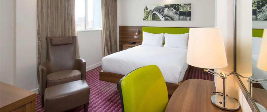 Hampton by Hilton Birmingham Jewellery  Quarter Queen Room